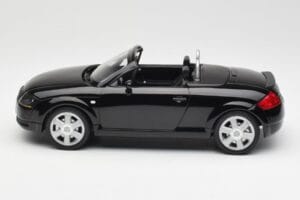 Audi TT 8N Roadster Black Metallic Minichamps 1:18 155017030 Metall — bild 3 av 6