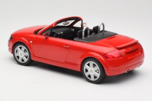 Audi TT 8N Roadster Röd Minichamps 1:18 155017032 Metall — bild 5 av 6