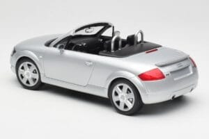 Audi TT 8N Roadster Silver Metallic Minichamps 1:18 155017031 Metall — bild 5 av 6