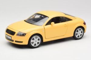 Audi TT 8N Gul Revell 1:18 08954-M1 Metall