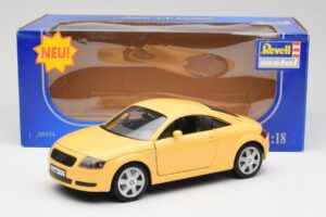 Audi TT 8N Gul Revell 1:18 08954-M1 Metall — bild 8 av 8