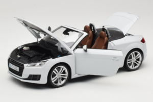 Audi TT 8S Roadster Glacier White Minichamps 1:18 5011400515 Metall — bild 2 av 8