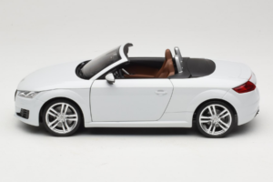 Audi TT 8S Roadster Glacier White Minichamps 1:18 5011400515 Metall — bild 4 av 8
