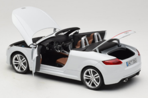 Audi TT 8S Roadster Glacier White Minichamps 1:18 5011400515 Metall — bild 5 av 8