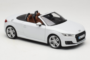 Audi TT 8S Roadster Glacier White Minichamps 1:18 5011400515 Metall — bild 6 av 8