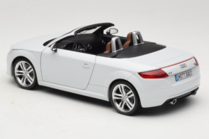 Audi TT 8S Roadster Glacier White Minichamps 1:18 5011400515 Metall — bild 7 av 8