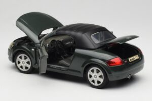 Audi TT 8N Roadster Grön Revell 1:18 8979 Metall — bild 5 av 8