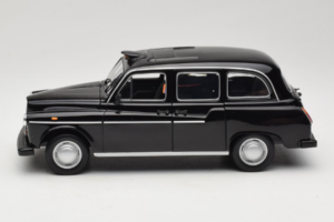 Austin FX4 London Taxi Svart Minichamps 1:18 180136000 Metall — bild 4 av 8