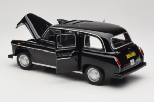 Austin FX4 London Taxi Svart Minichamps 1:18 180136000 Metall — bild 5 av 8