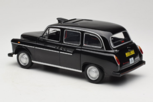 Austin FX4 London Taxi Svart Minichamps 1:18 180136000 Metall — bild 7 av 8