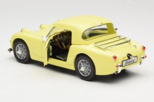 Austin-Healey Sprite Mk1 Gul Revell 1:18 8835 Metall — bild 5 av 8