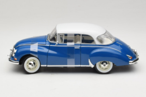 Auto Union 1000 S Coupe Blå Vit Revell 1:18 08909 Metall — bild 3 av 6