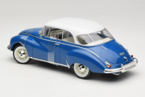 Auto Union 1000 S Coupe Blå Vit Revell 1:18 08909 Metall — bild 5 av 6