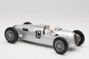 Auto Union Typ C #18 B. Rosemeyer Internationales Eifelrennen Nürburgring Winner 1936 Minichamps 1:18 155361018 Metall — bild 4 av 6