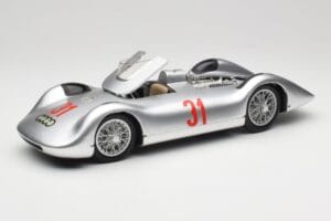 Auto Union Typ C Stromlinie #31 B. Rosemeyer 1937 Silver Revell 1:18 08436 Metall — bild 2 av 8