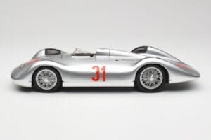Auto Union Typ C Stromlinie #31 B. Rosemeyer 1937 Silver Revell 1:18 08436 Metall — bild 4 av 8