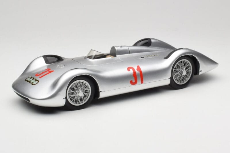 Auto Union Typ C Stromlinie #31 B. Rosemeyer 1937 Silver Revell 1:18 08436 Metall