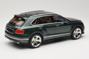 Bentley Bentayga Styling Pack Grön GT Spirit 1:18 GT133 Resin — bild 2 av 6