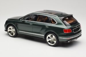 Bentley Bentayga Styling Pack Grön GT Spirit 1:18 GT133 Resin — bild 5 av 6