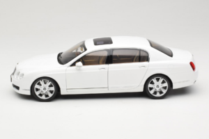 Bentley Continental Flying Spur Vit Minichamps 1:18 100139461 Metall — bild 4 av 8