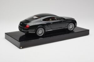 Bentley Continental GT Cumbrian Grön Minichamps 1:18 103139623 Metall — bild 3 av 8
