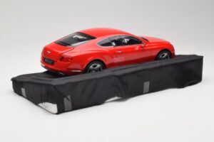 Bentley Continental GT St. James Red Minichamps 1:18 100139922 Metall — bild 3 av 8