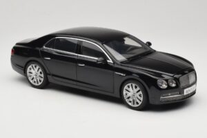 Bentley Flying Spur W12 Diamond Black Kyosho 1:18 08891DBK Metall — bild 6 av 8