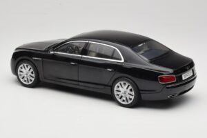 Bentley Flying Spur W12 Onyx Black Kyosho 1:18 08891NX Metall — bild 7 av 8