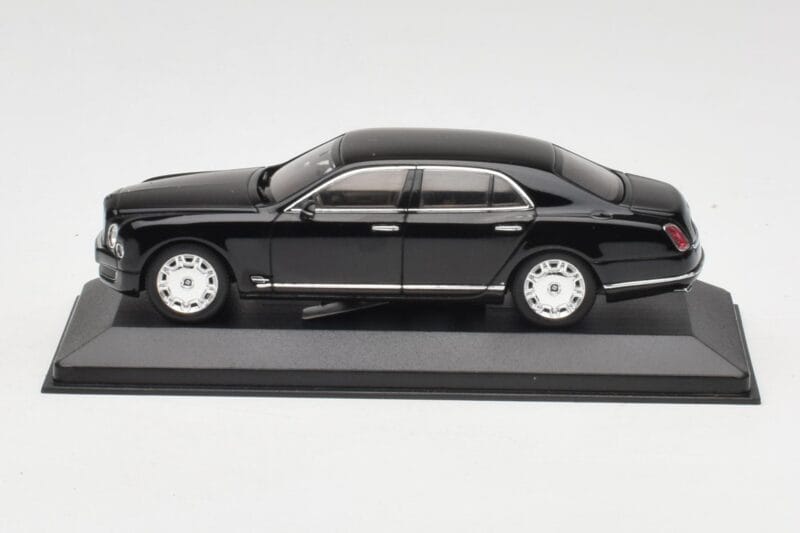 Bentley Mulsanne Svart Minichamps 1:43 436139900 Metall