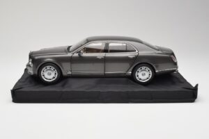 Bentley Mulsanne Brodgar Metallic Minichamps 1:18 BL843 Metall — bild 4 av 8