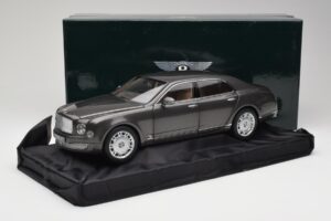 Bentley Mulsanne Brodgar Metallic Minichamps 1:18 BL843 Metall — bild 8 av 8