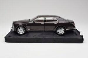 Bentley Mulsanne Burnt Oak Minichamps 1:18 100139905 Metall — bild 4 av 8