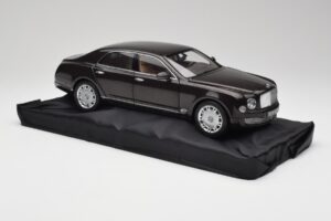 Bentley Mulsanne Burnt Oak Minichamps 1:18 100139905 Metall — bild 6 av 8