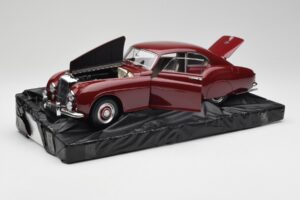 Bentley R-Type Continental Tudor Röd Minichamps 1:18 100139421 Metall — bild 2 av 8