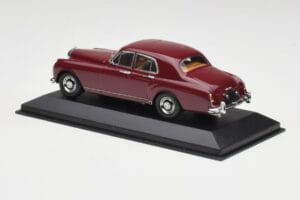 Bentley S1 Continental Flying Spur Bordeaux Minichamps 1:43 436139550 Metall — bild 3 av 4