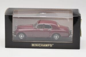 Bentley S1 Continental Flying Spur Bordeaux Minichamps 1:43 436139550 Metall — bild 4 av 4