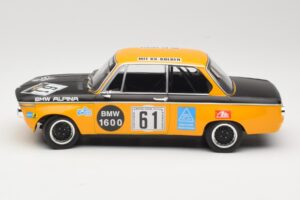 BMW 1600-2 BMW Alpina #61 R. Herzog / N. Lauda DNF 6 Hours Nurburgring 1970 Minichamps 1:18 155702661 Metall — bild 3 av 6