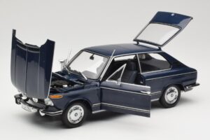 BMW 1600 Touring Blå Minichamps 1:18 80430145823 Metall — bild 2 av 8