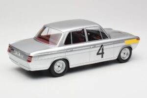 BMW 1800 TiSA #4 J. Ickx / J. van Ophem 24 Hours of Spa 1965 Winners Minichamps 1:18 107652504 Resin — bild 2 av 6