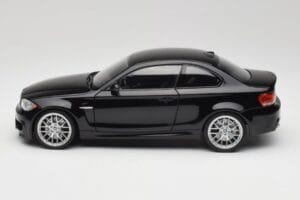 BMW 1M Coupe E82 Black Metallic Minichamps 1:18 110020021 Metall — bild 4 av 8