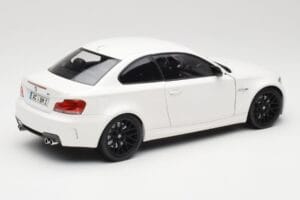 BMW 1M Coupe E82 Vit Minichamps 1:18 110020022 Metall — bild 3 av 8