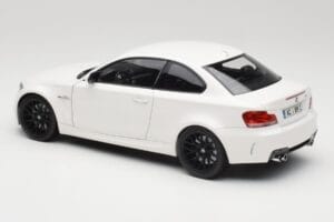 BMW 1M Coupe E82 Vit Minichamps 1:18 110020022 Metall — bild 7 av 8
