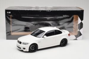 BMW 1M Coupe E82 Vit Minichamps 1:18 110020022 Metall — bild 8 av 8