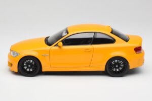 BMW 1M Coupe E82 Gul Minichamps 1:18 110020026 Metall — bild 4 av 8