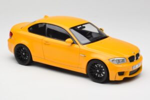 BMW 1M Coupe E82 Gul Minichamps 1:18 110020026 Metall — bild 6 av 8