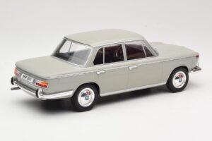 BMW 2000 TI Grå MCG 1:18 MCG18112 Metall — bild 2 av 6