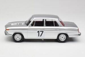 BMW 2000 Ti #17 J. Ickx / H. Hahne 24 Hours of Spa 1966 Winners Minichamps 1:18 107662517 Resin — bild 3 av 6