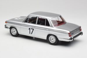 BMW 2000 Ti #17 J. Ickx / H. Hahne 24 Hours of Spa 1966 Winners Minichamps 1:18 107662517 Resin — bild 5 av 6