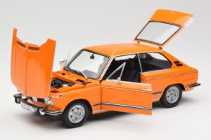 BMW 2000 Tii Touring Orange Minichamps 1:18 80430145824 Metall — bild 2 av 8