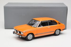BMW 2000 Tii Touring Orange Minichamps 1:18 80430145824 Metall — bild 8 av 8
